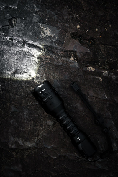 Nebo Davinci 800L - Black line I Ladattava käsivalaisin