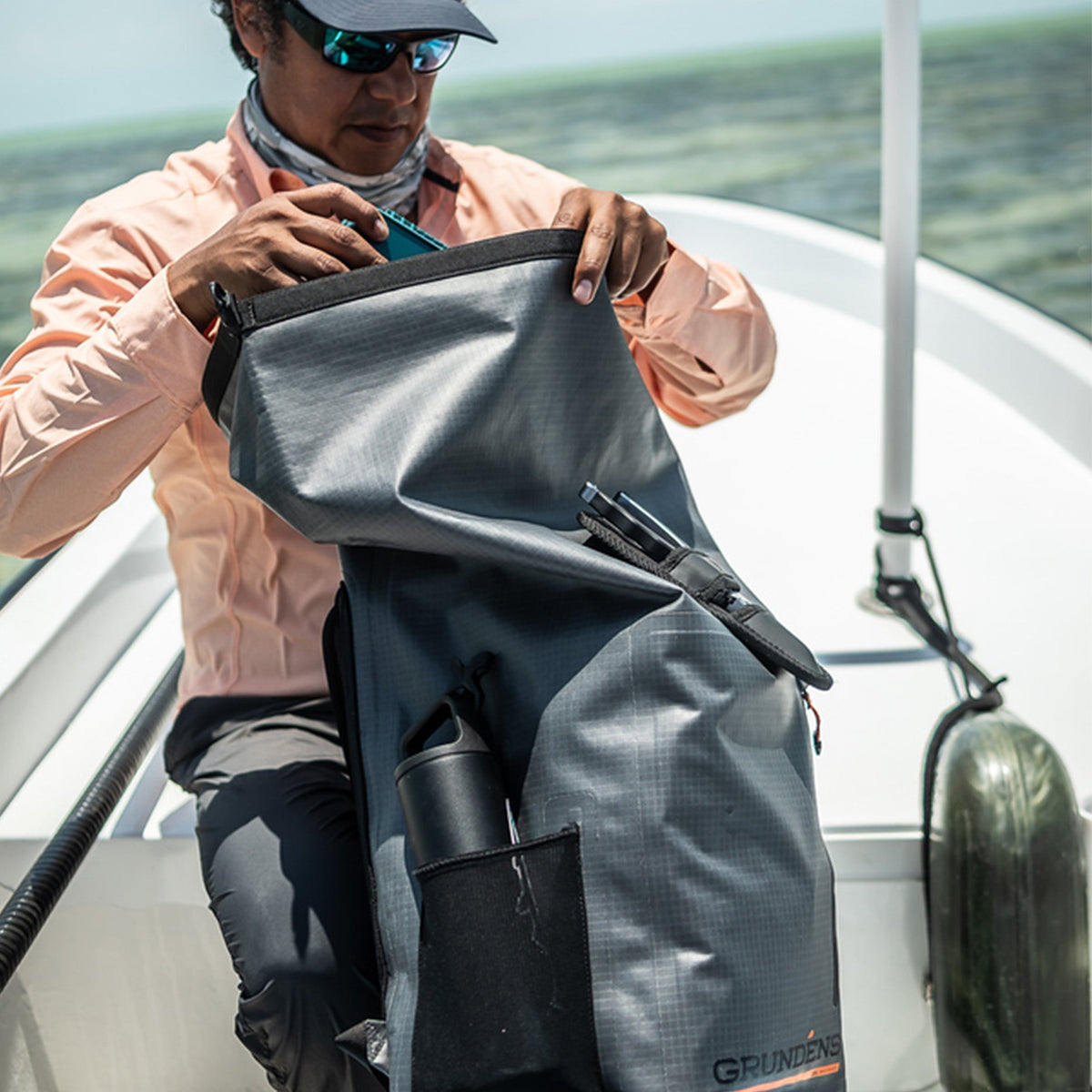 Grundéns Wayward WaterproofRoll Top reppu 38L